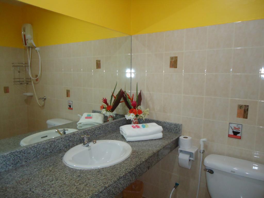 Thai Life Guesthouse Khaolak カオラック エクステリア 写真